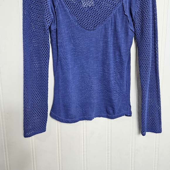 We The Free Solar Eclipse Top Womens Blue Mesh Panel Longsleeve Shirt Size S - Picture 8 of 11